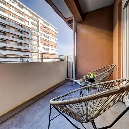 Apartment Compliment *