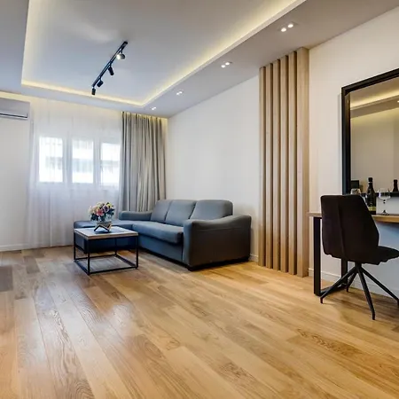 Compliment アパート