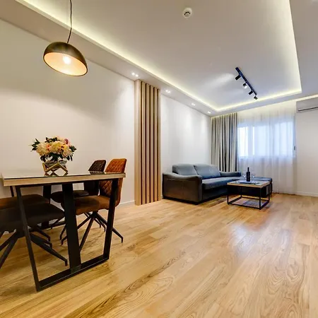 アパート Compliment