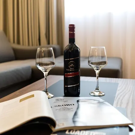 Compliment アパート