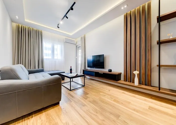 Compliment Apartment